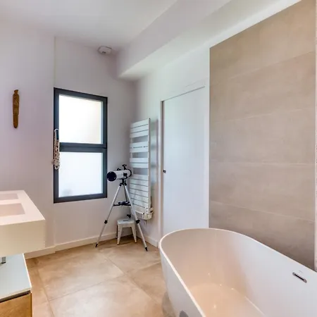 Maison Au Coeur De La Pinede וילה *